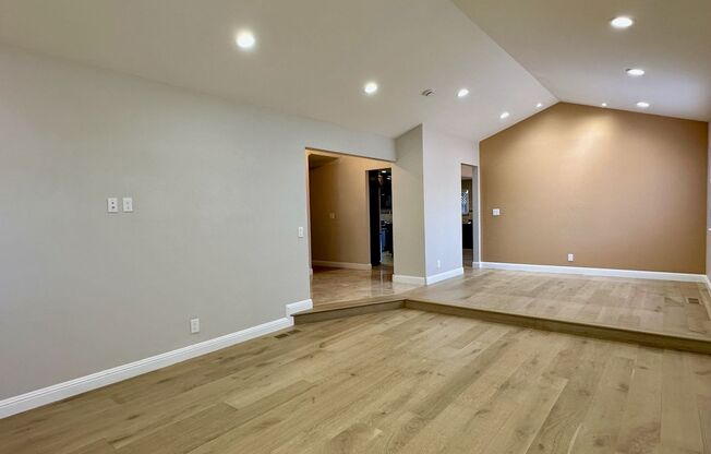 Recently Remodeled Home- Gourmet Kitchen- Near Downtown Campbell - 1 Primary Suite and 1 Junior Suite