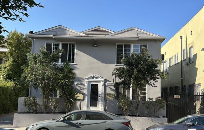 6224 1/2 DE LONGPRE AVE