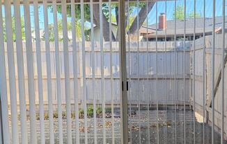 2 beds, 1 bath, 888 sqft, $1,725