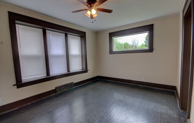 2 beds, 1 bath, $1,375