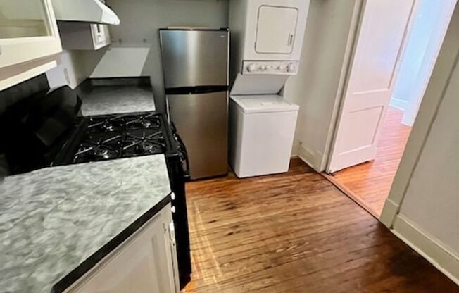 2 beds, 1 bath, 1,100 sqft, $2,575, Unit A