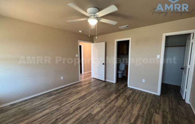 3 beds, 2 baths, $1,399