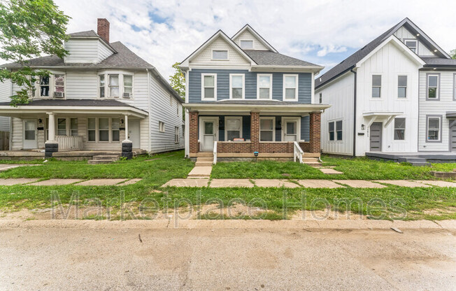 1011 N HARLAN
