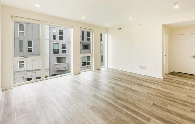 1 bed, 1 bath, 650 sqft, $1,595, Unit 408 E