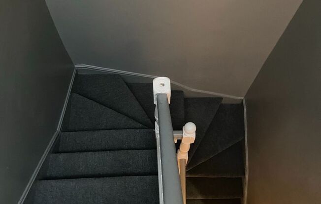 Spacious Rooms! W/D! Available Now!