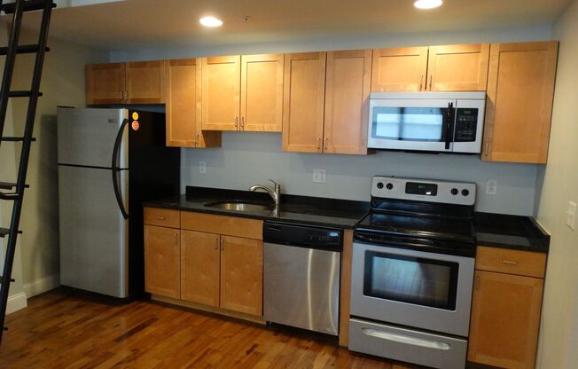 1 bed, 1 bath, 675 sqft, $1,775, Unit 128