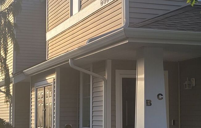 Auburn Lakeland Hills condo - rambler 2 bed 2 bath No Stairs!  Available Nov July 10th!