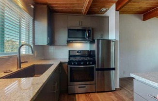 Studio, 1 bath, 400 sqft, $2,095, Unit 11