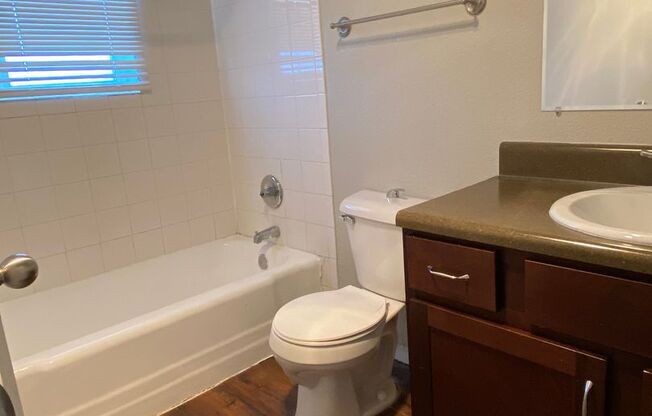 1 bed, 1 bath, 780 sqft, $700, Unit 2801-221