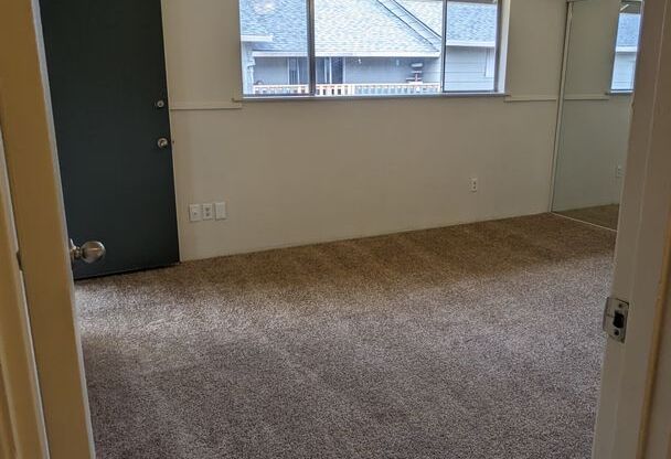 3 beds, 1.5 baths, 1,500 sqft, $1,893, Unit 2712-3