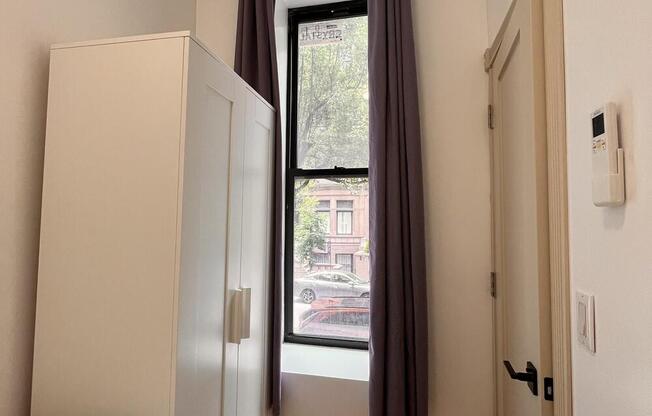 47 W 71 ST