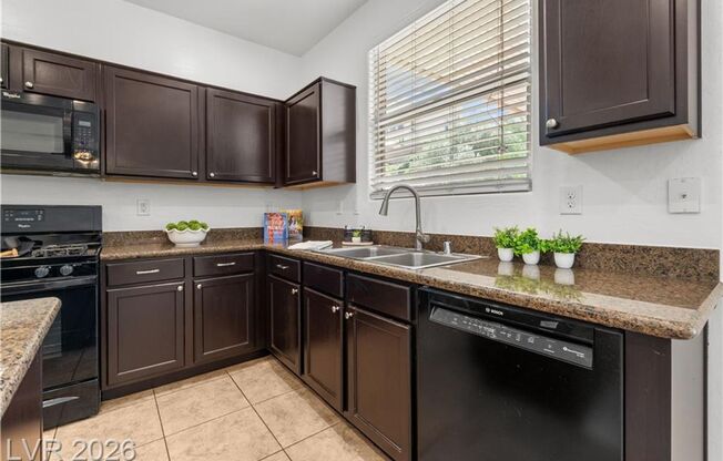 4-Bedroom Tuscany Home with Downstairs Suite & Loft