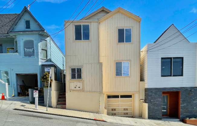 521 GATES ST