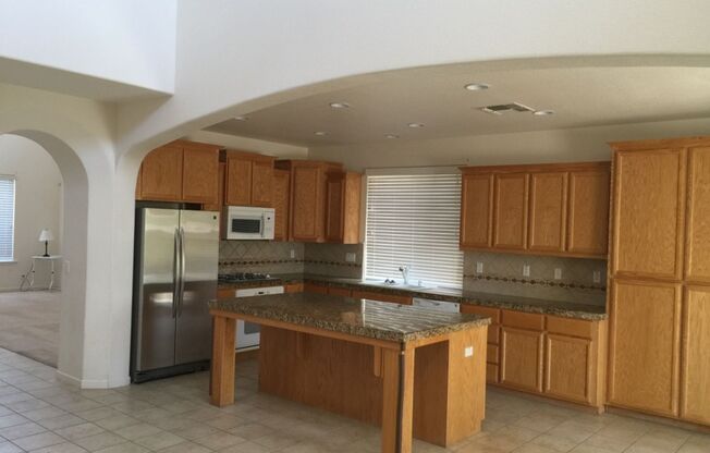 REDUCED!  BEAUTIFUL TWO STORY 5 BEDROOM 3 BATH MERCED HOME FOR RENT!