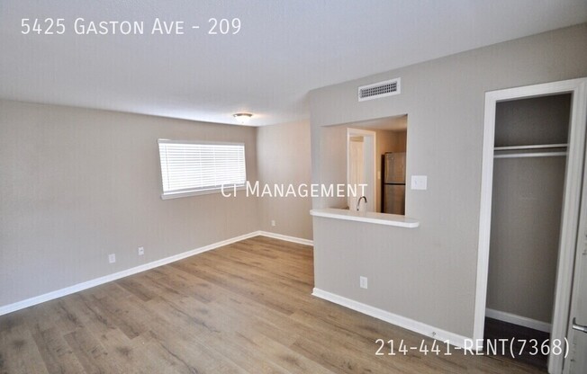 5425 Gaston Ave Apt 112