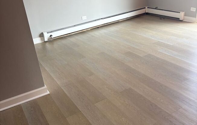 2 beds, 1 bath, 865 sqft, $1,695, Unit Building 2-3D