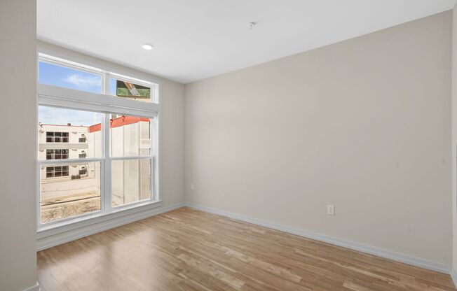 1 bed, 1 bath, 690 sqft, $2,195, Unit 733