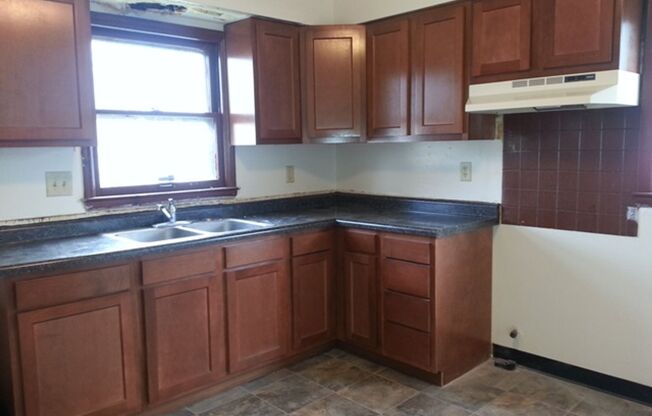 5066-5068 N. 84th Street