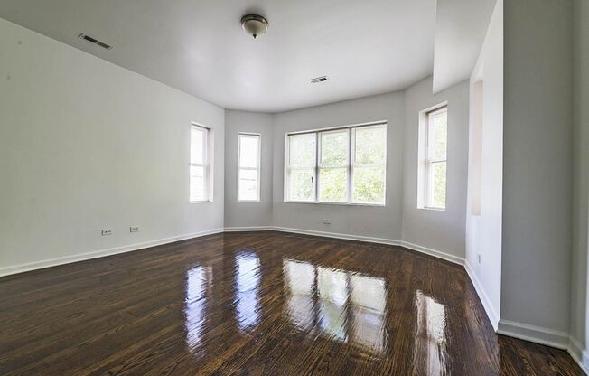 8149 S Marshfield