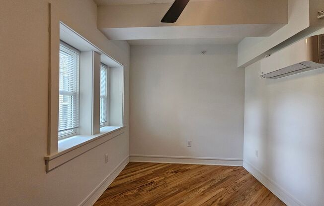 1 bed, 1 bath, 371 sqft, $795, Unit 216