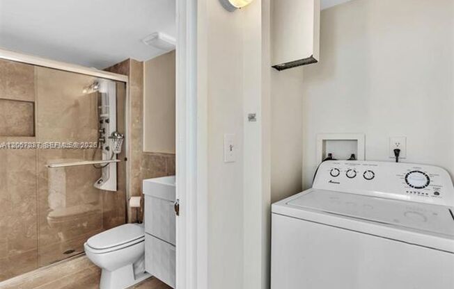 2 beds, 2 baths, $3,500, Unit # 206