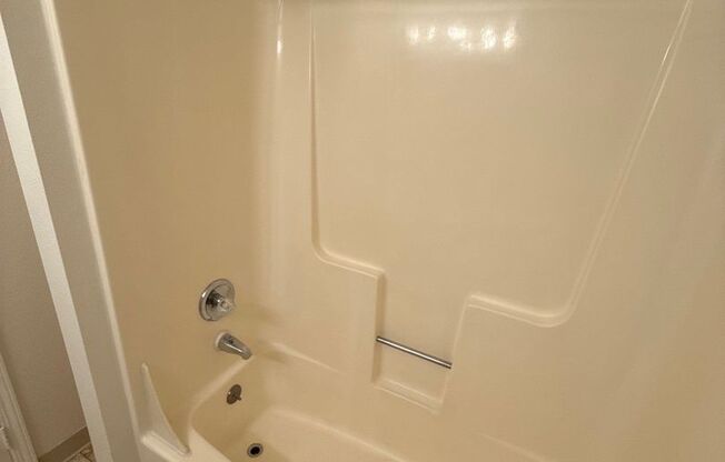 1 bed, 1 bath, 620 sqft, $1,175, Unit 14