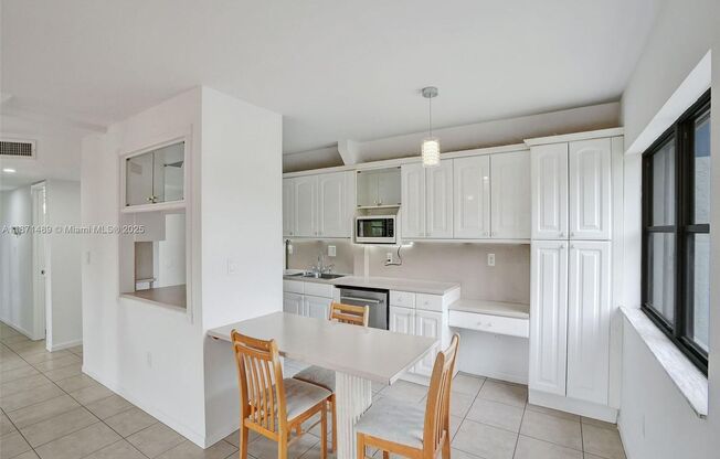 1891 N 61ST AVE APT B215 HOLLYWOOD, FL 33024