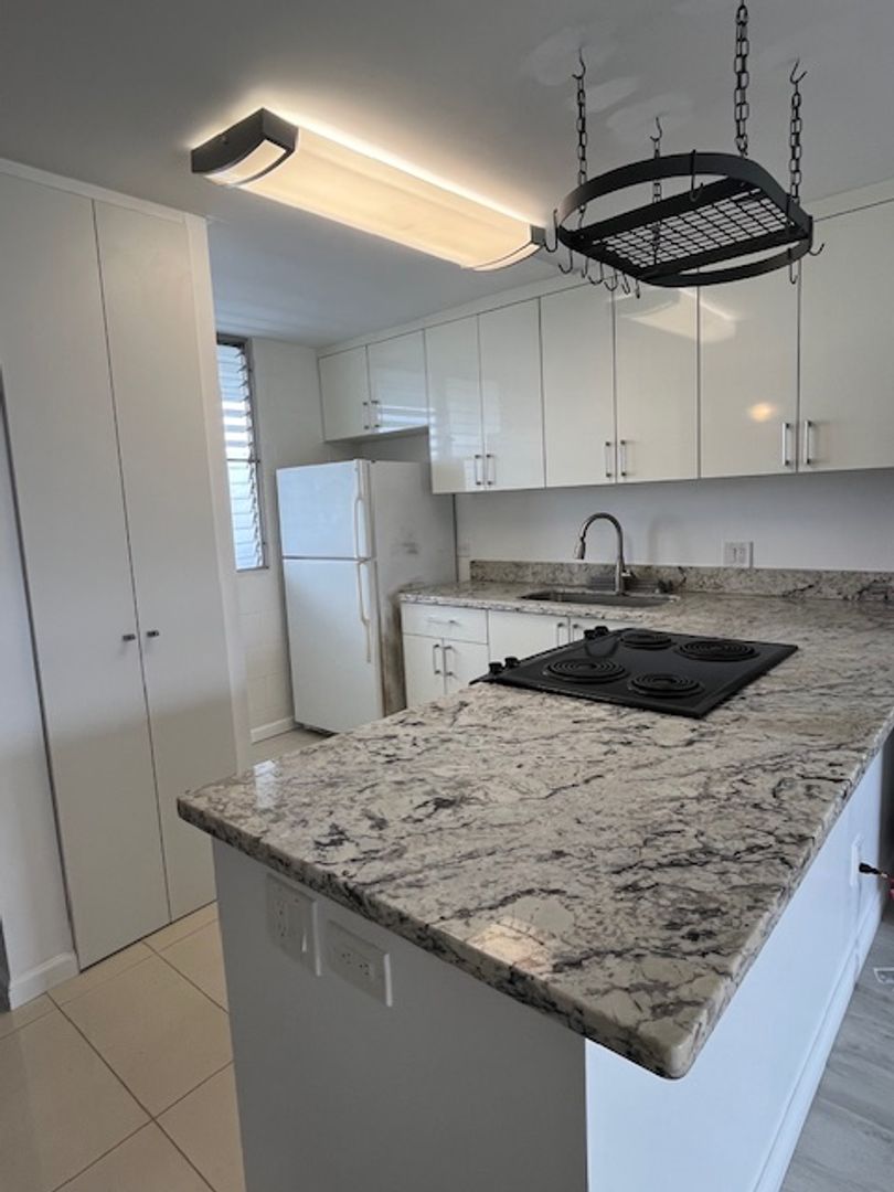 Greenwood 2 Bed/1.5 bath Apartment with 1 parking - includes all utilities