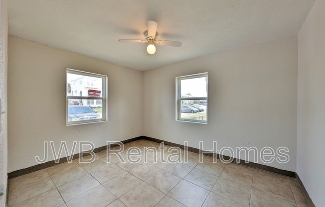 220 16 AVE N