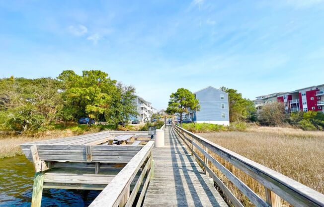 2 beds, 2 baths, 950 sqft, $1,705, Unit 2107-10