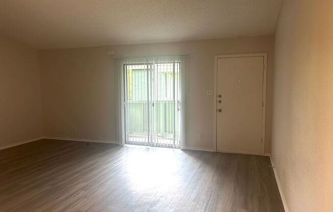 1 bed, 1 bath, 700 sqft, $1,254, Unit OCR-235