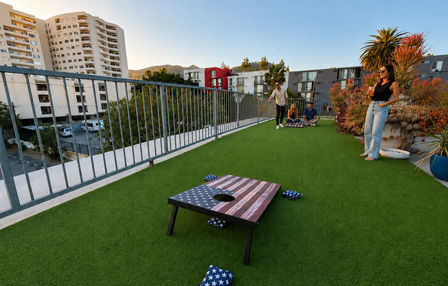 4 beds, 3 baths, 1,400 sqft, $1,650, Unit 201 - Grand Master Room - 4