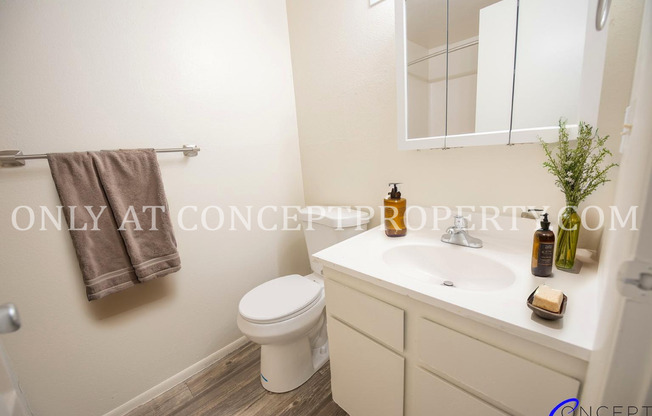2 beds, 1 bath, 810 sqft, $1,399, Unit 36