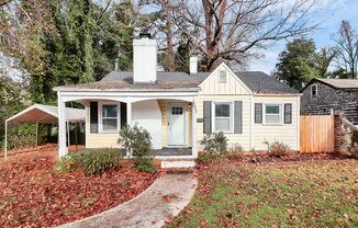 Cozy 2 Bedroom Home in Oakhurst!