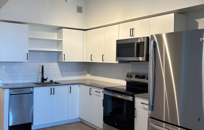 Studio, 1 bath, 494 sqft, $1,925, Unit 403
