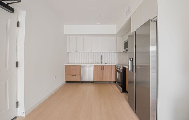 1 bed, 1 bath, 611 sqft, $2,905, Unit 214