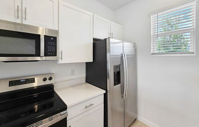 Limited-Time Offer: Two-for-One Application Fee Special! Flexible Move-In Costs! Pay only half the security deposit at lease signing and spread the rest over your first two months!