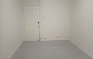 Studio, 1 bath, 300 sqft, $1,500, Unit 32
