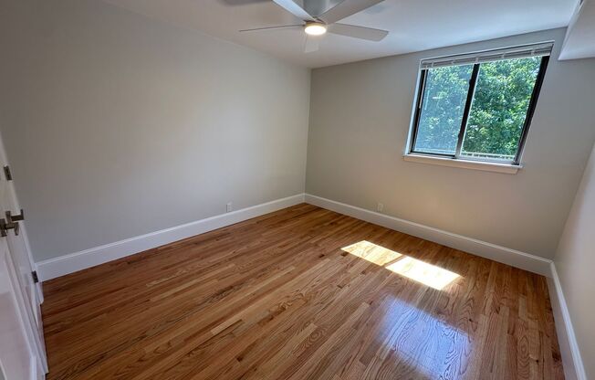 Modern Pet-Friendly 2BR in Washington Square with Parking, Balcony & In-Unit Laundry