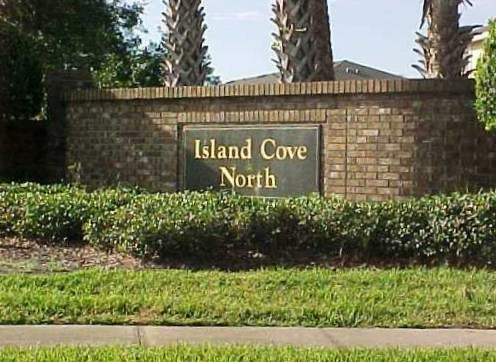Spacious 3/2 Town Home in Meadow Woods.  Available Now!