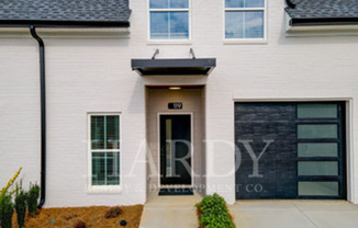 3 beds, 2.5 baths, $2,200, Unit 119 Chateau Dr