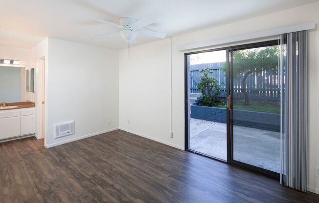 1 bed, 1 bath, 725 sqft, $1,995, Unit 17
