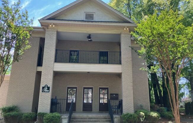 703 W Jefferson St, Apt 4