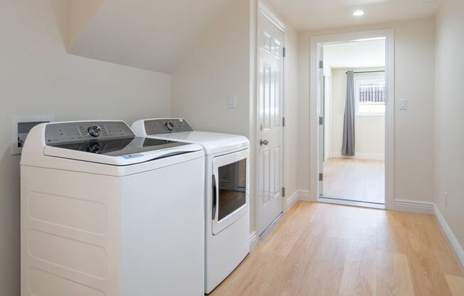 TOTAL REMODEL HUGE 3BR/3BA 1700sf w Garage/Patio Outer Richmond AVAILABLE NOW