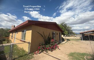 Spacious 2/1 close to everything