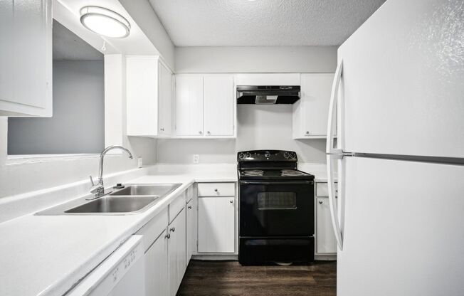 1 bed, 1 bath, 614 sqft, $900, Unit PH-114