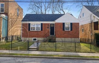 Avail July 18th: Mt Washington Single Family Home w/ Fenced Yard, Covered Deck, AC, Upgraded Finishes, Pets Welcome!