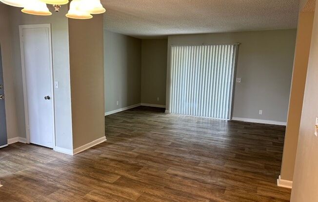 2 beds, 1 bath, 985 sqft, $1,025