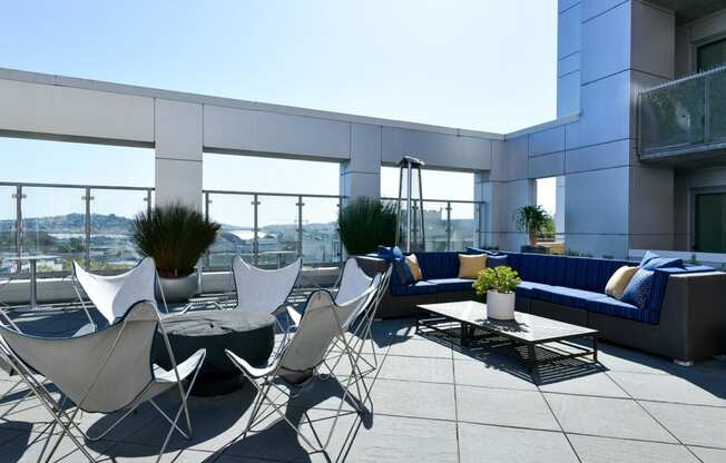 Enjoy At Rooftop Deck at Venn Apartments, San Francisco