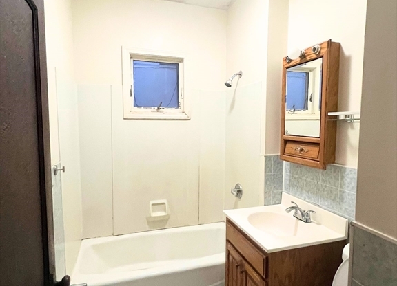 2 beds, 1 bath, 1,400 sqft, $2,950, Unit 1